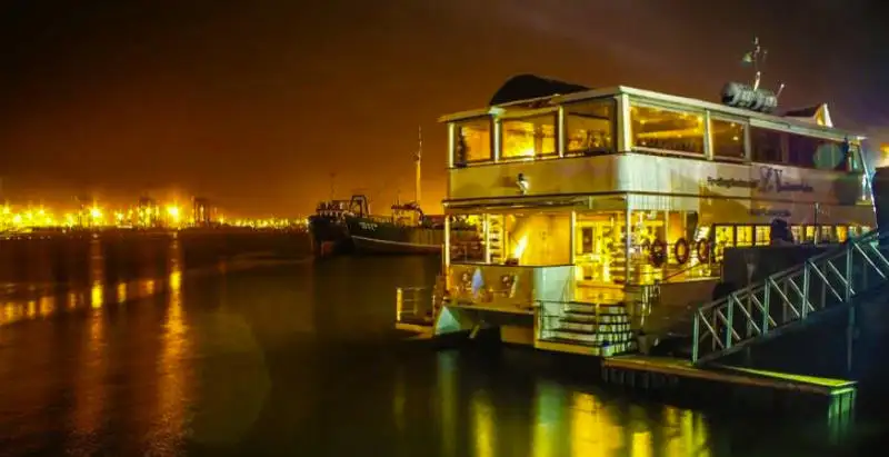 Kapal pesiar untuk dijual
