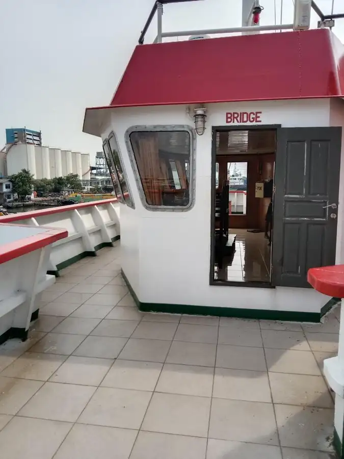 Kapal pendarat, tank untuk dijual