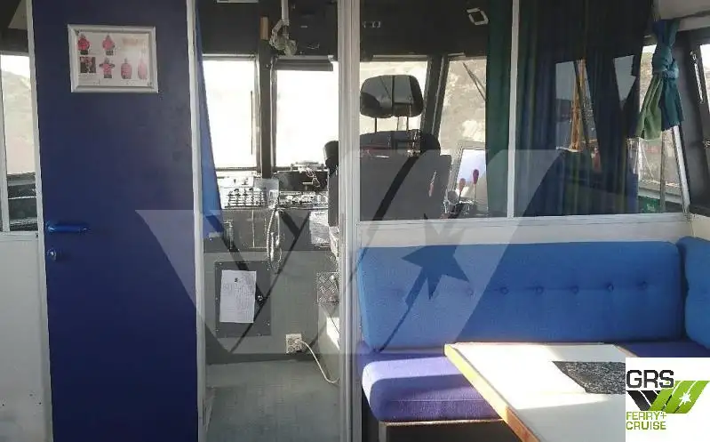 Kapal feri untuk dijual