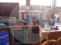 Kapal pengangkut ikan hidup untuk dijual