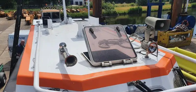 Kapal patroli untuk dijual