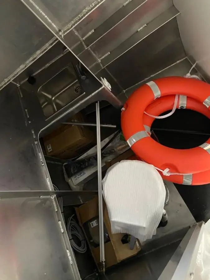 Kapal penyelamat untuk dijual