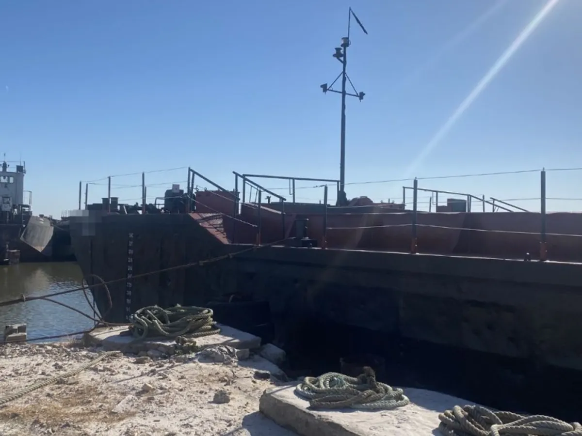 Tongkang untuk dijual