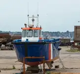 Kapal penarik dijual
