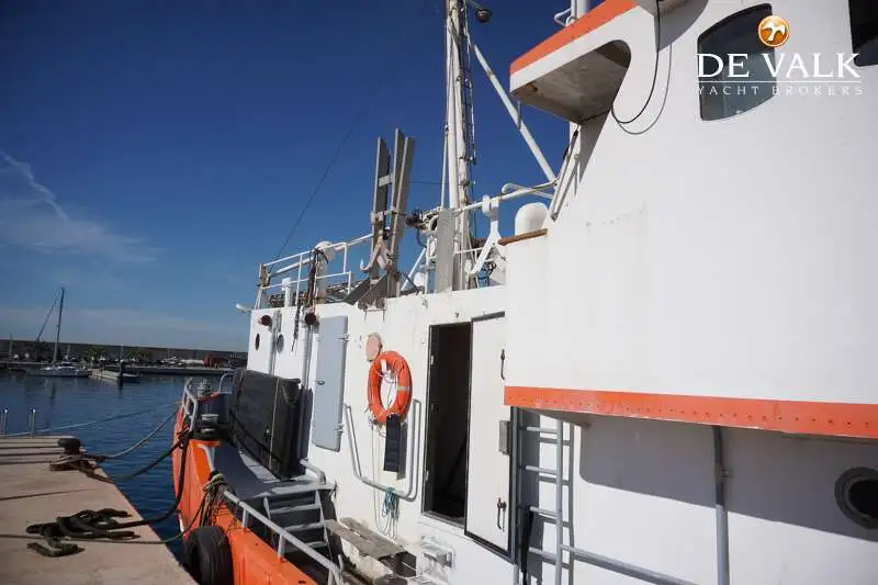 Kapal penelitian untuk dijual