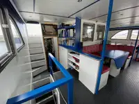Kapal survei untuk dijual