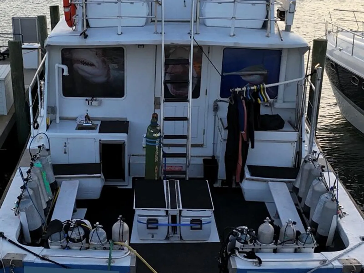 Kapal penelitian untuk dijual