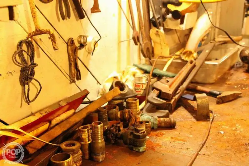 Kapal feri untuk dijual
