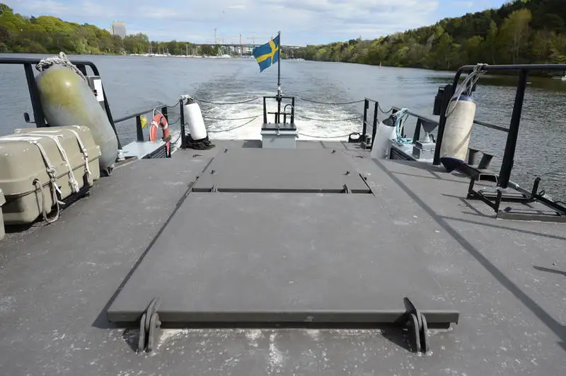 Kapal angkatan laut / militer untuk dijual