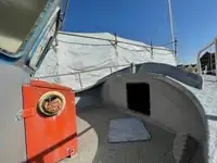 Kapal pengangkut LNG untuk dijual