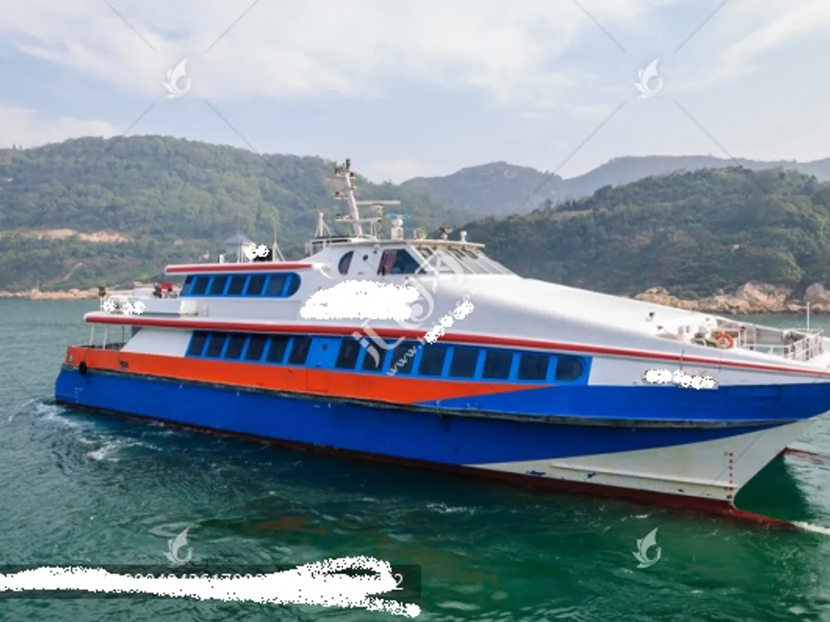 Katamaran untuk dijual