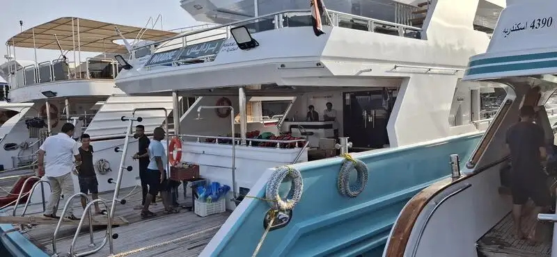 Kapal pesiar untuk dijual