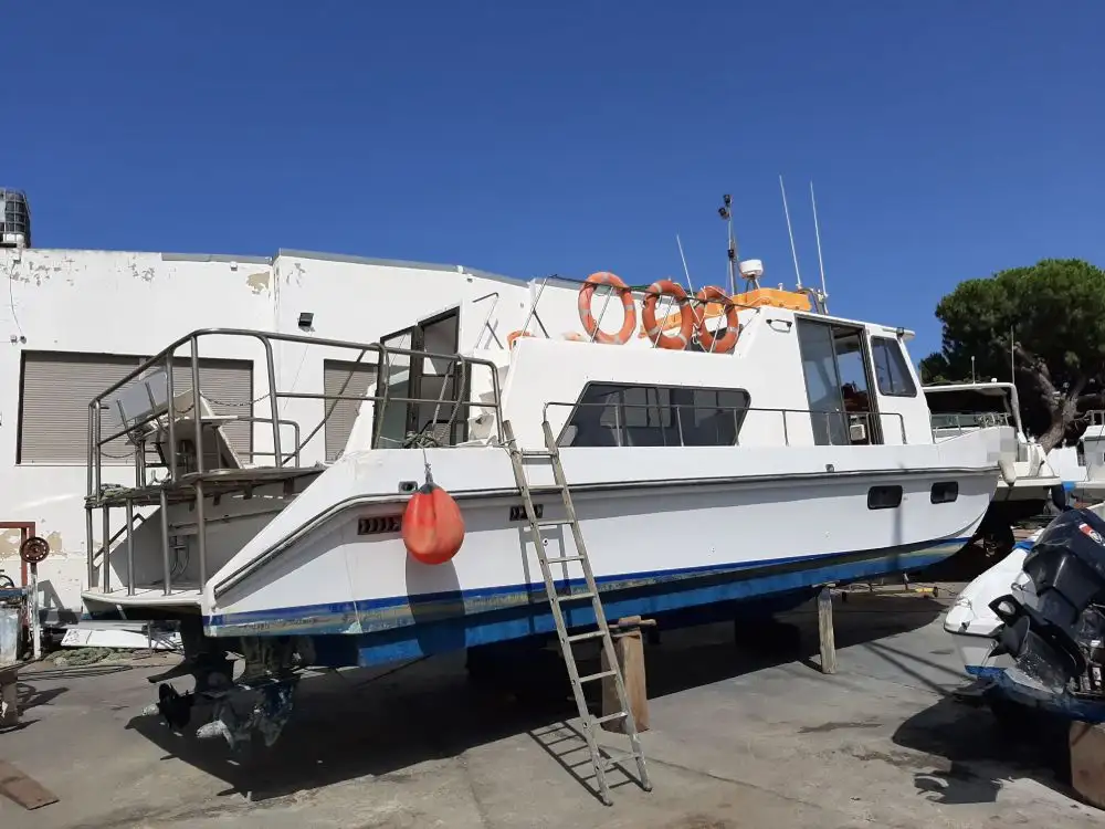 Kapal kru untuk dijual