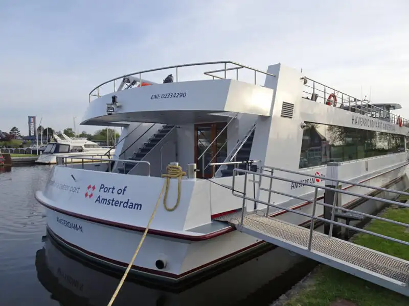 Kapal pesiar untuk dijual