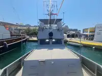 Kapal pemadam kebakaran untuk dijual