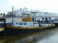 Kapal penarik dijual