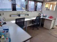 Kapal survei untuk dijual