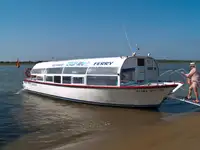 Kapal feri dijual