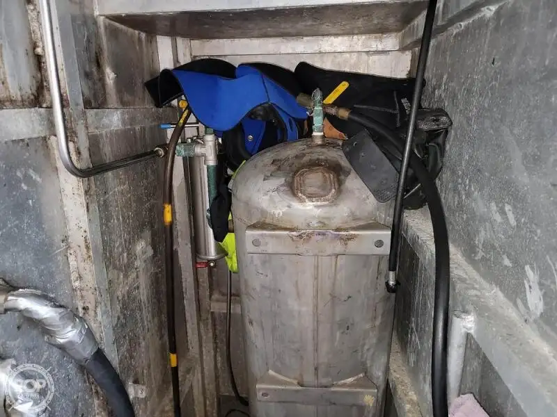 Sekoci penyelamat untuk dijual