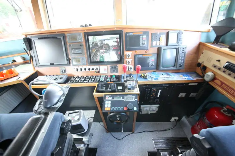Kapal feri untuk dijual