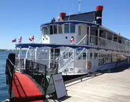 Kapal feri dijual