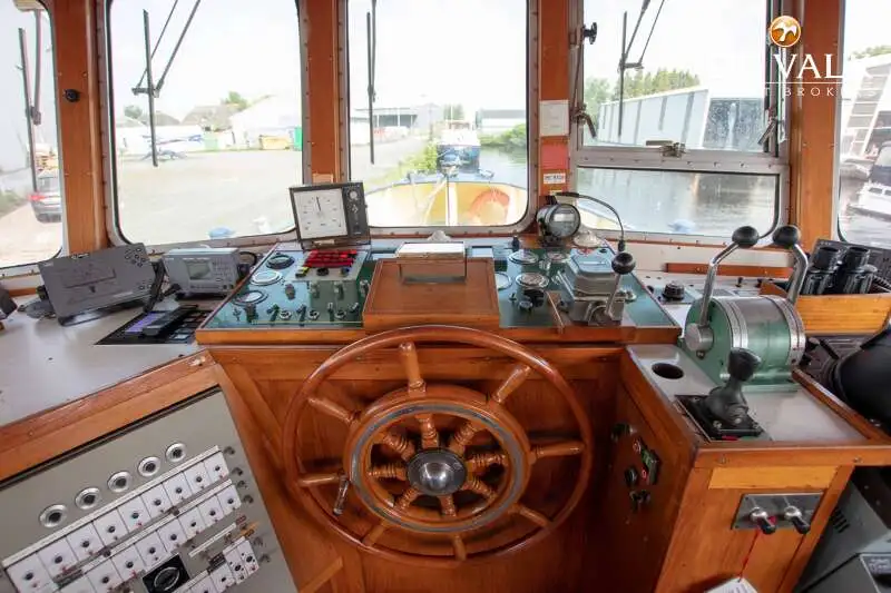 Kapal patroli untuk dijual