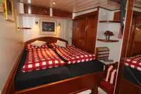 Kapal pesiar untuk dijual