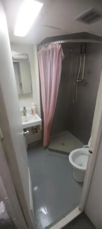 Kapal penelitian untuk dijual