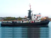 Kapal penarik dijual