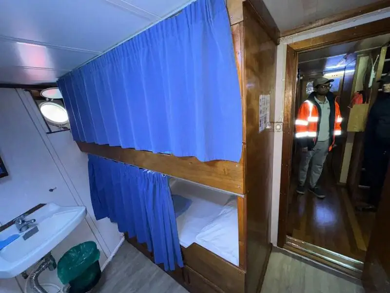 Kapal kontainer untuk dijual