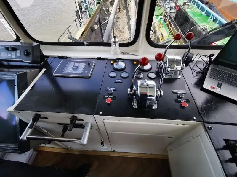 Kapal keruk untuk dijual