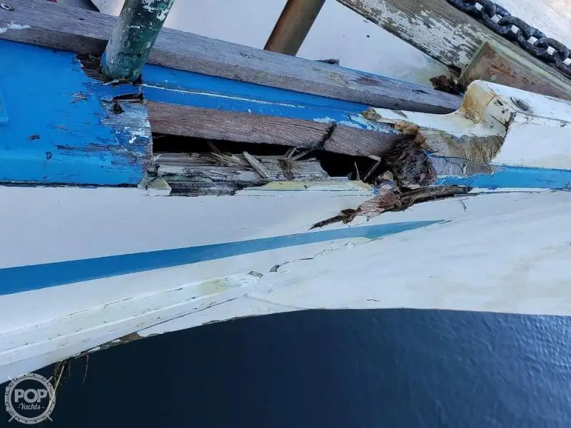 Kapal feri untuk dijual