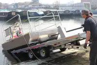 Kapal kontainer untuk dijual