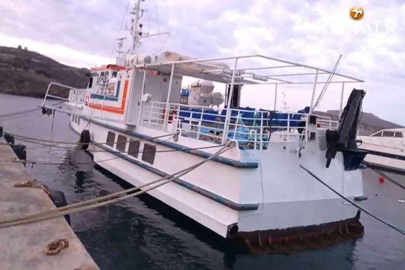 Kapal feri untuk dijual