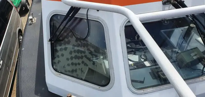Kapal patroli untuk dijual