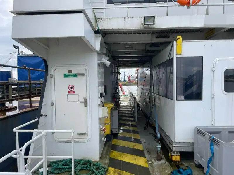 Kapal kontainer untuk dijual