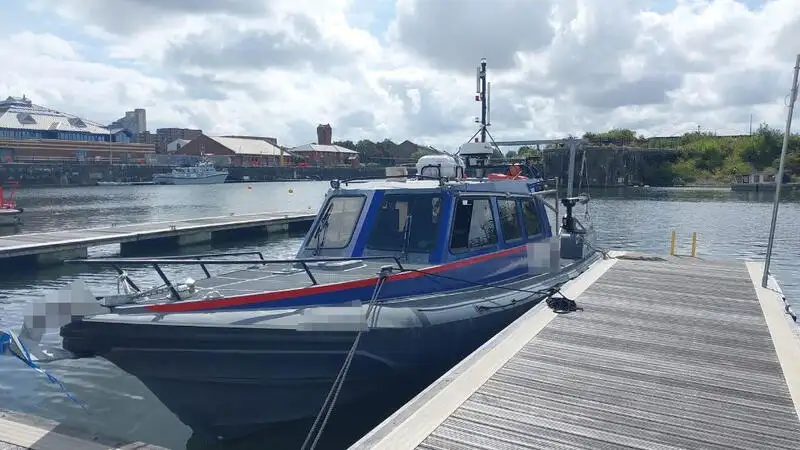 Kapal survei untuk dijual