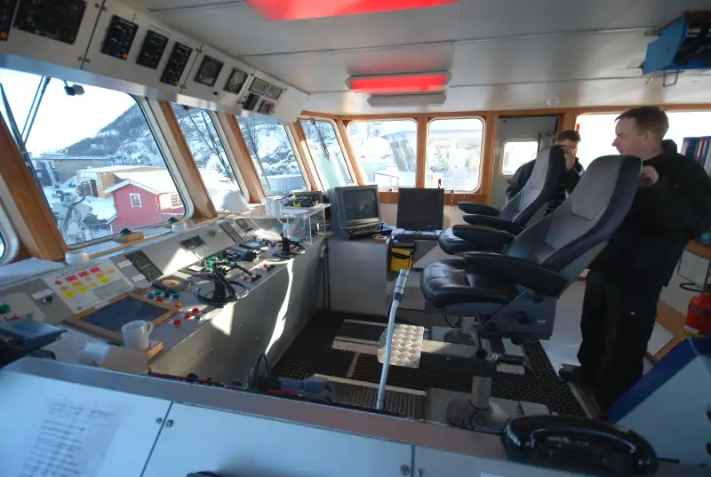 Kapal pendarat, tank untuk dijual