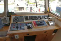 Katamaran untuk dijual