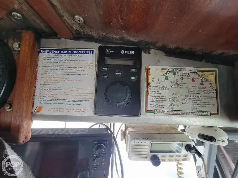 Sekoci penyelamat untuk dijual