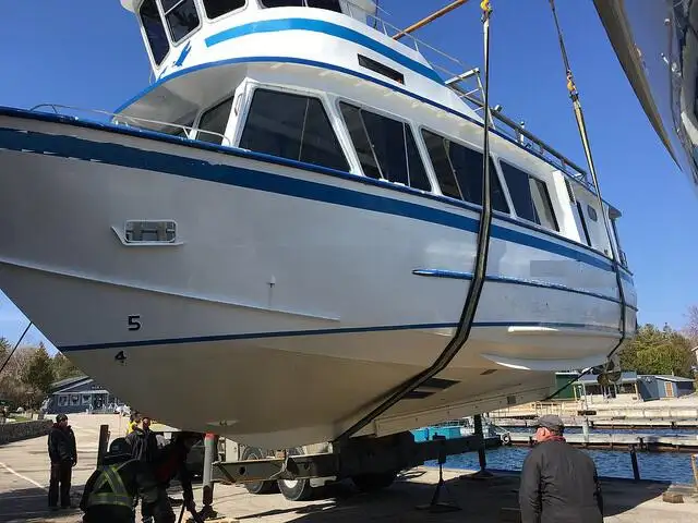 Kapal pesiar untuk dijual