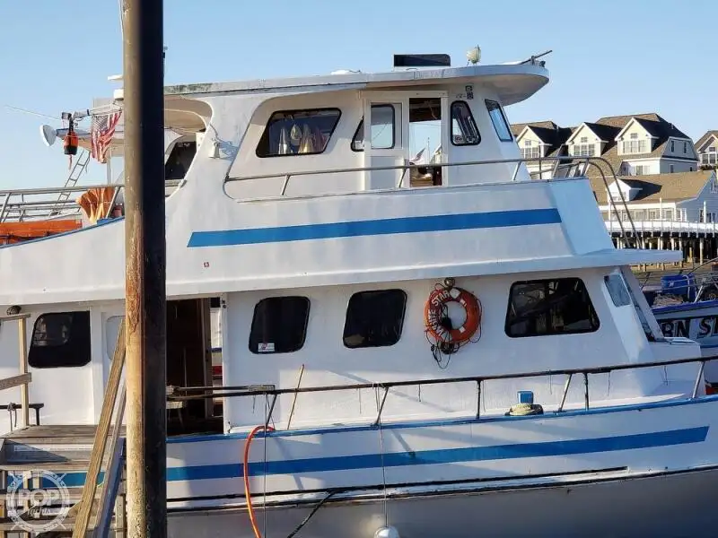 Kapal feri untuk dijual