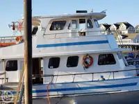 Kapal feri untuk dijual