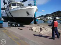 Kapal feri untuk dijual