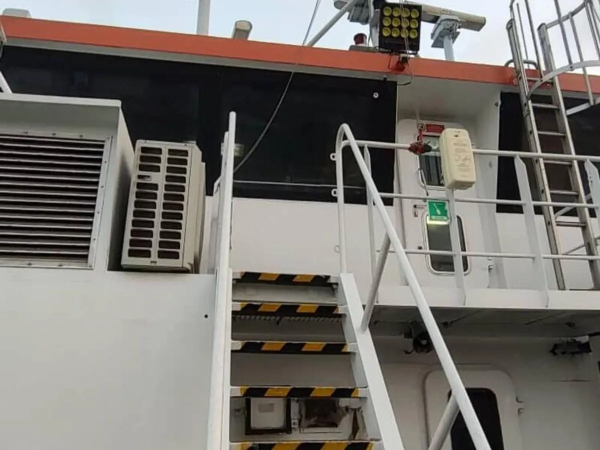 Kapal kru untuk dijual
