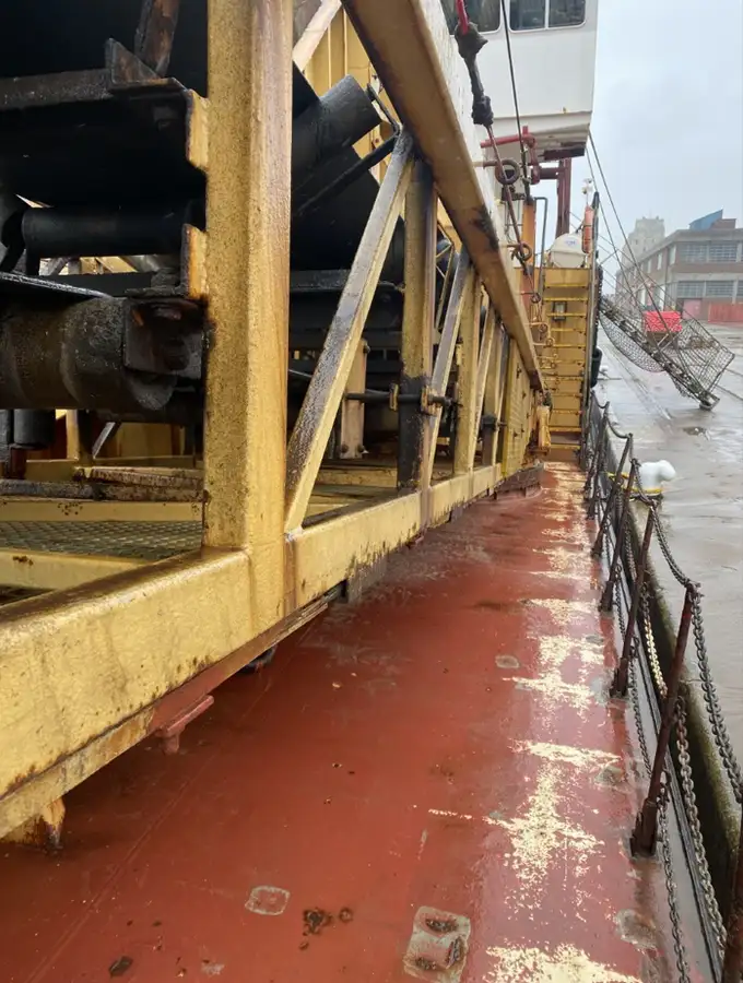 Kapal keruk untuk dijual