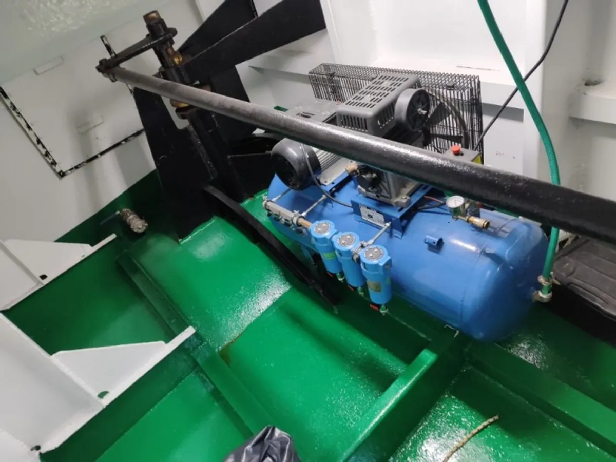 Kapal kontainer untuk dijual
