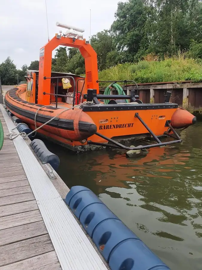 Perahu karet kaku untuk dijual