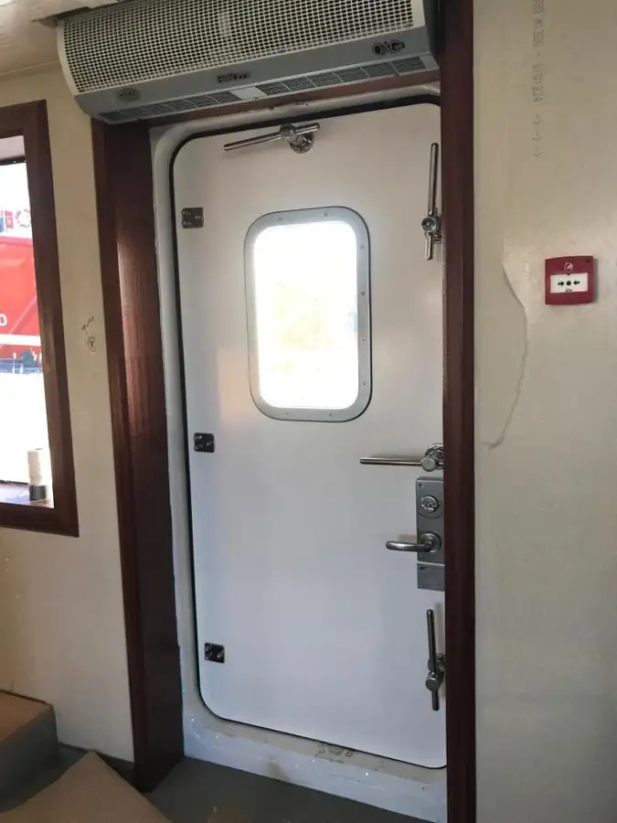 Kapal pesiar untuk dijual
