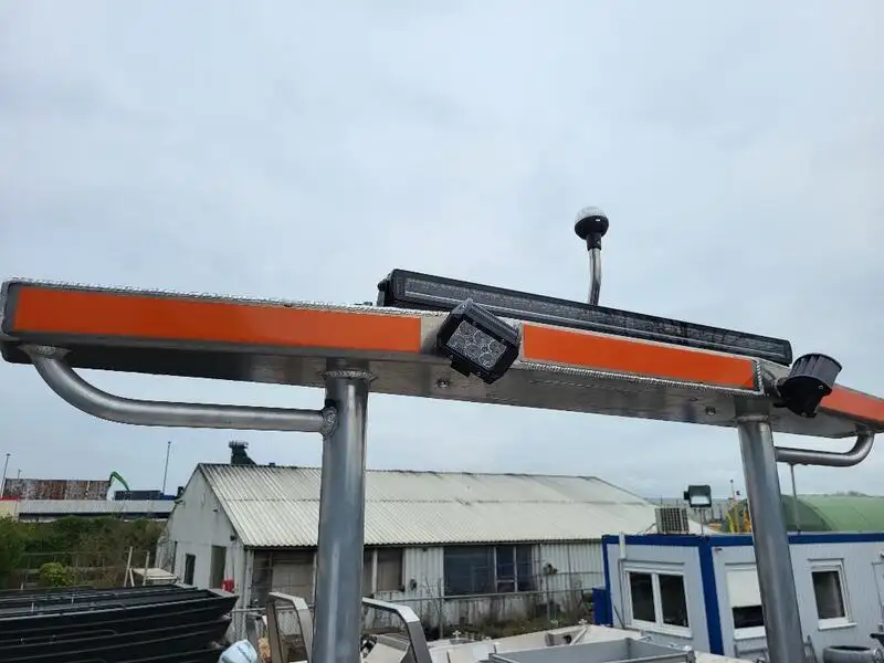Katamaran untuk dijual